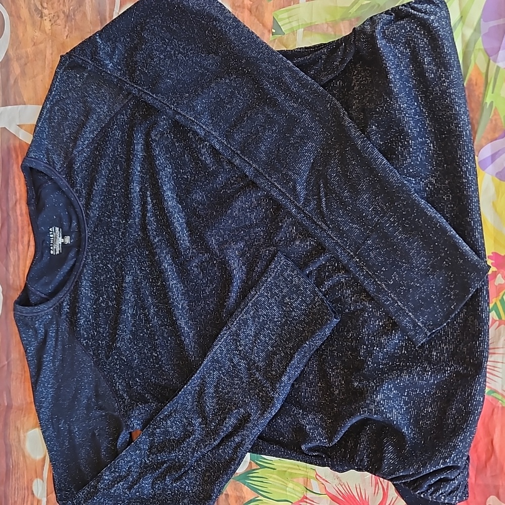 M Athleta long sleeve shirt